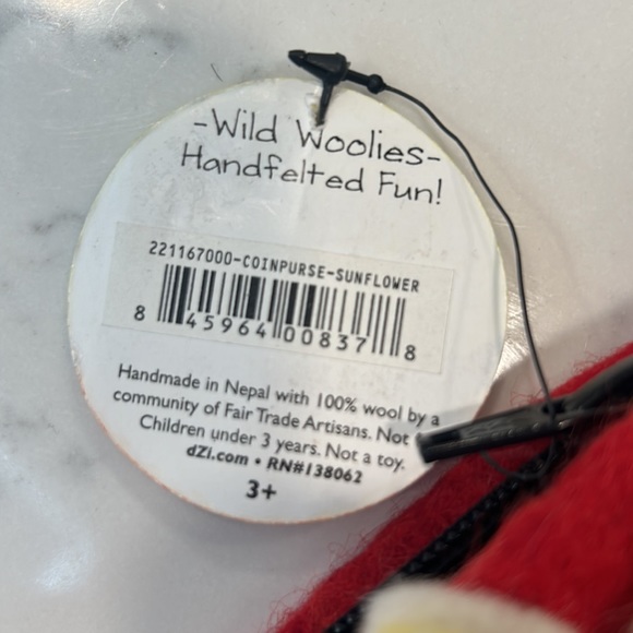 Hand felted flower pouch - Picture 2 of 2